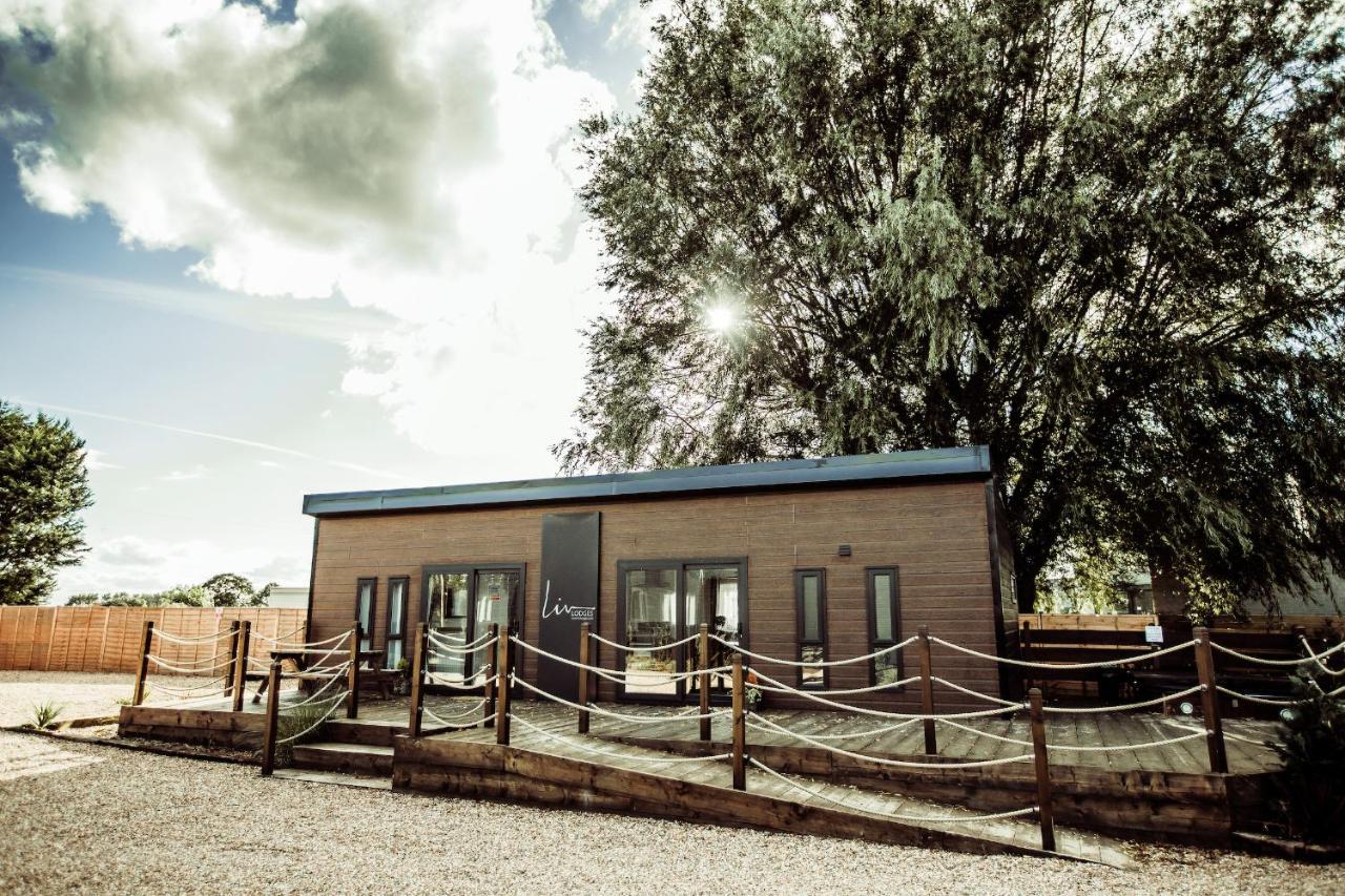 Black Bull Retreat, Barmston With Private Hot Tubs Driffield Eksteriør billede