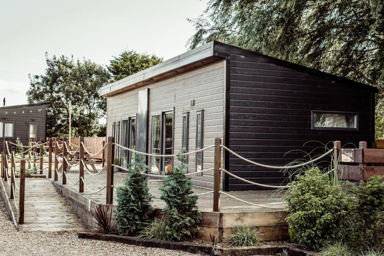 Black Bull Retreat, Barmston With Private Hot Tubs Driffield Eksteriør billede