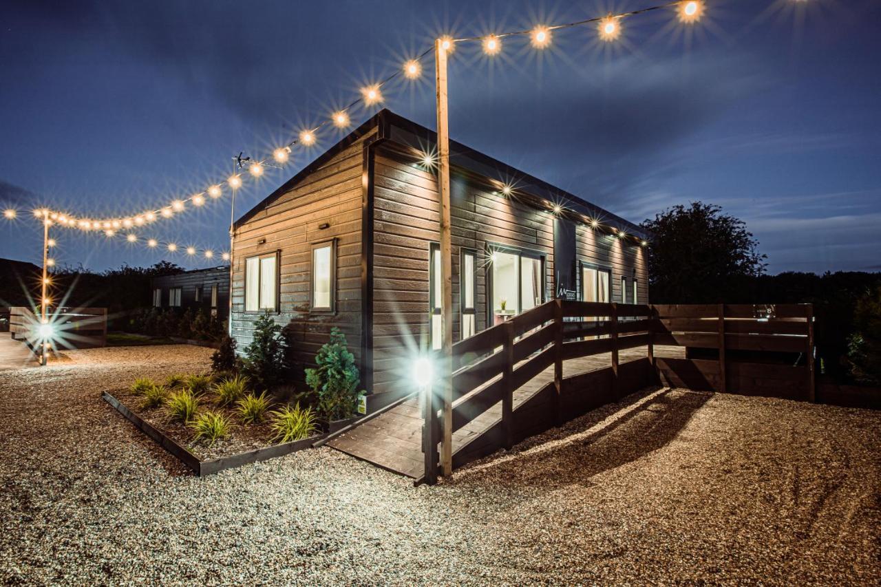 Black Bull Retreat, Barmston With Private Hot Tubs Driffield Eksteriør billede