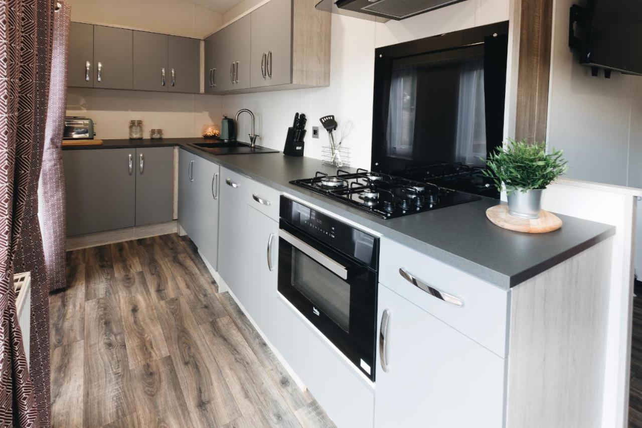 Black Bull Retreat, Barmston With Private Hot Tubs Driffield Eksteriør billede