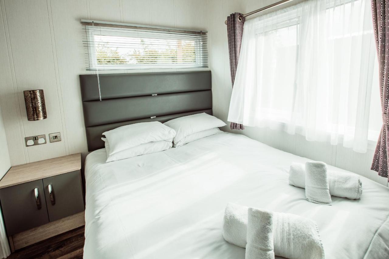 Black Bull Retreat, Barmston With Private Hot Tubs Driffield Eksteriør billede